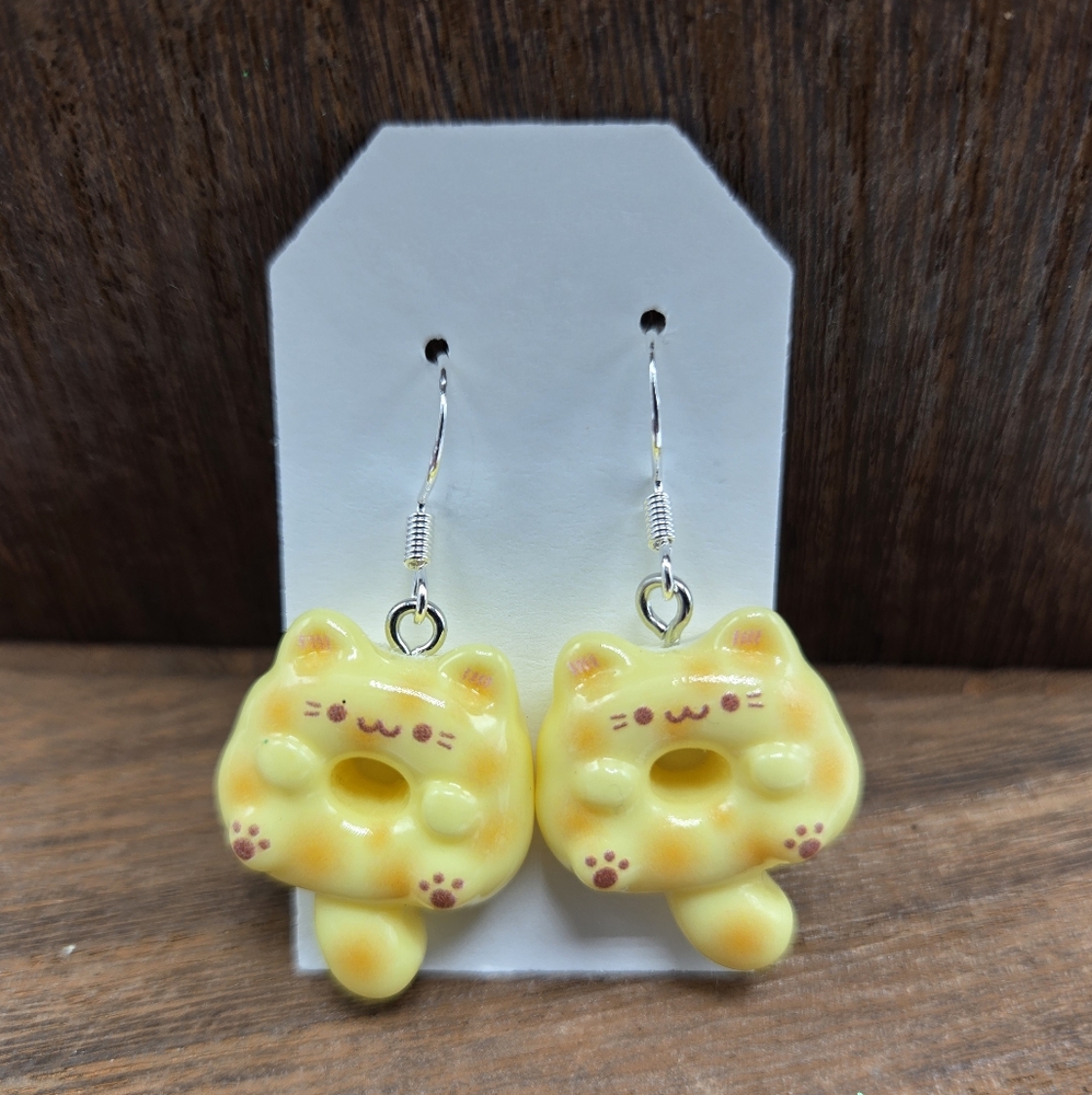 Donut Cat Earrings Pierced Tabby Cat Cat Lady Dangle Drop Jewelry Handmade NWT